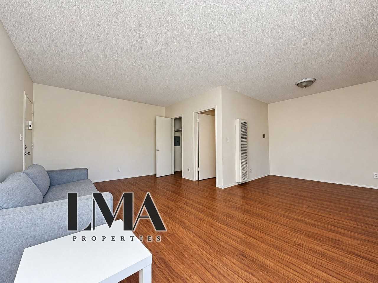 2134 20th St #5A - Photo 3 of 15
