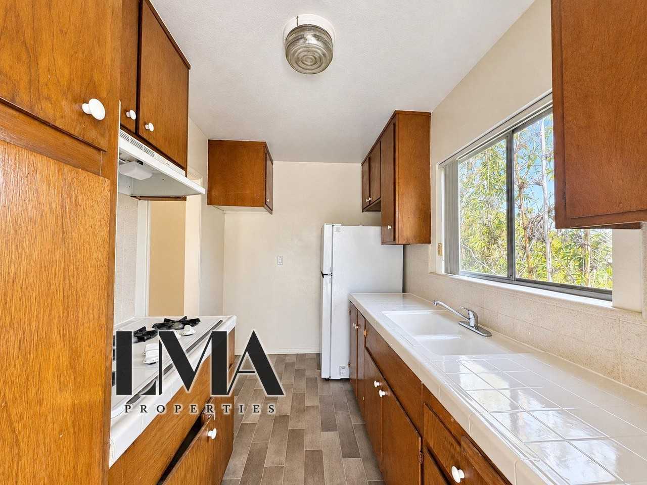 2134 20th St #5A - Photo 4 of 15