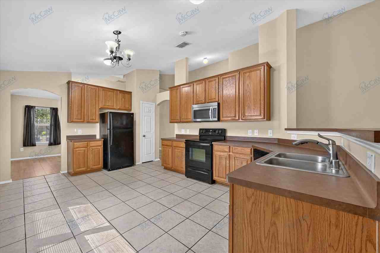 10104 Sourwood Dr - Photo 3 of 17