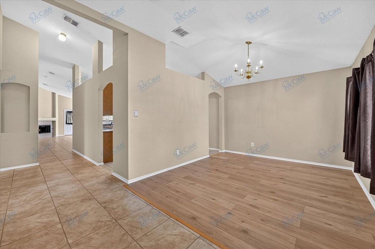 10104 Sourwood Dr - Photo 5 of 17