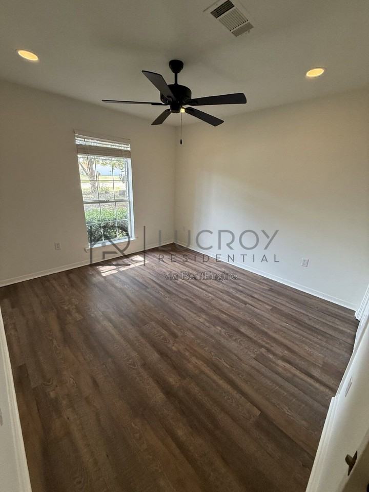 23 Meadowoods Pl - Photo 7 of 14