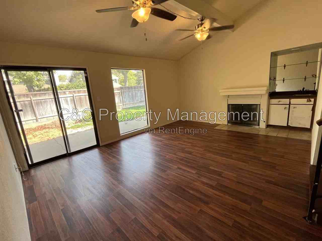 3350 M St #39 - Photo 4 of 18