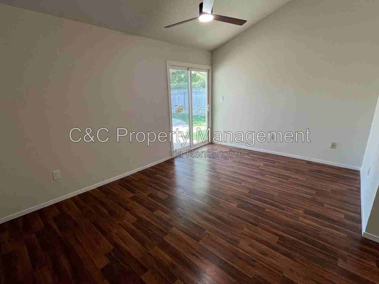 3350 M St #39 - Photo 5 of 18