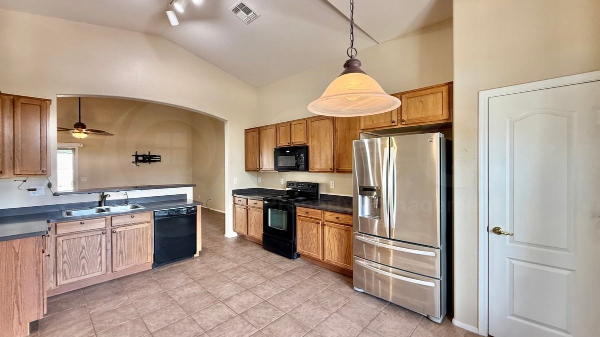 25776 W Magnolia St - Photo 6 of 19