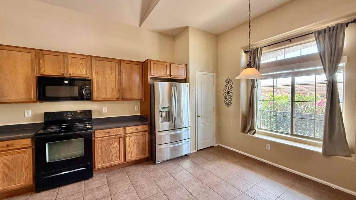 25776 W Magnolia St - Photo 7 of 19