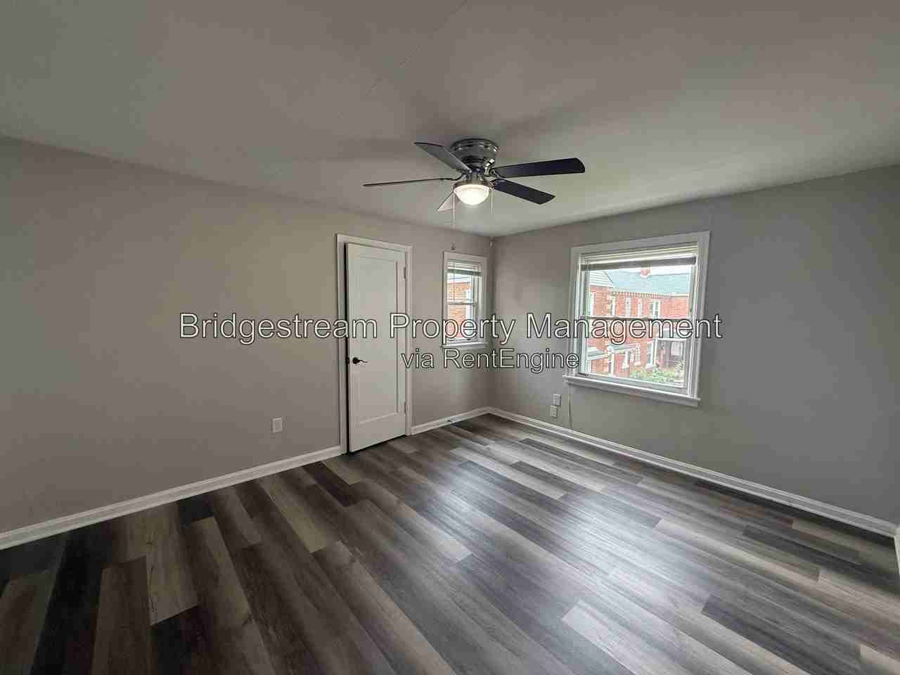 502 Middle St #D - Photo 2 of 13