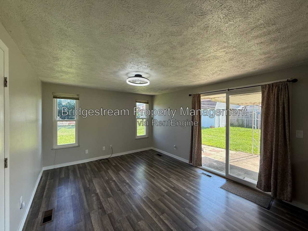 7218 Old Troy Pike - Photo 4 of 12