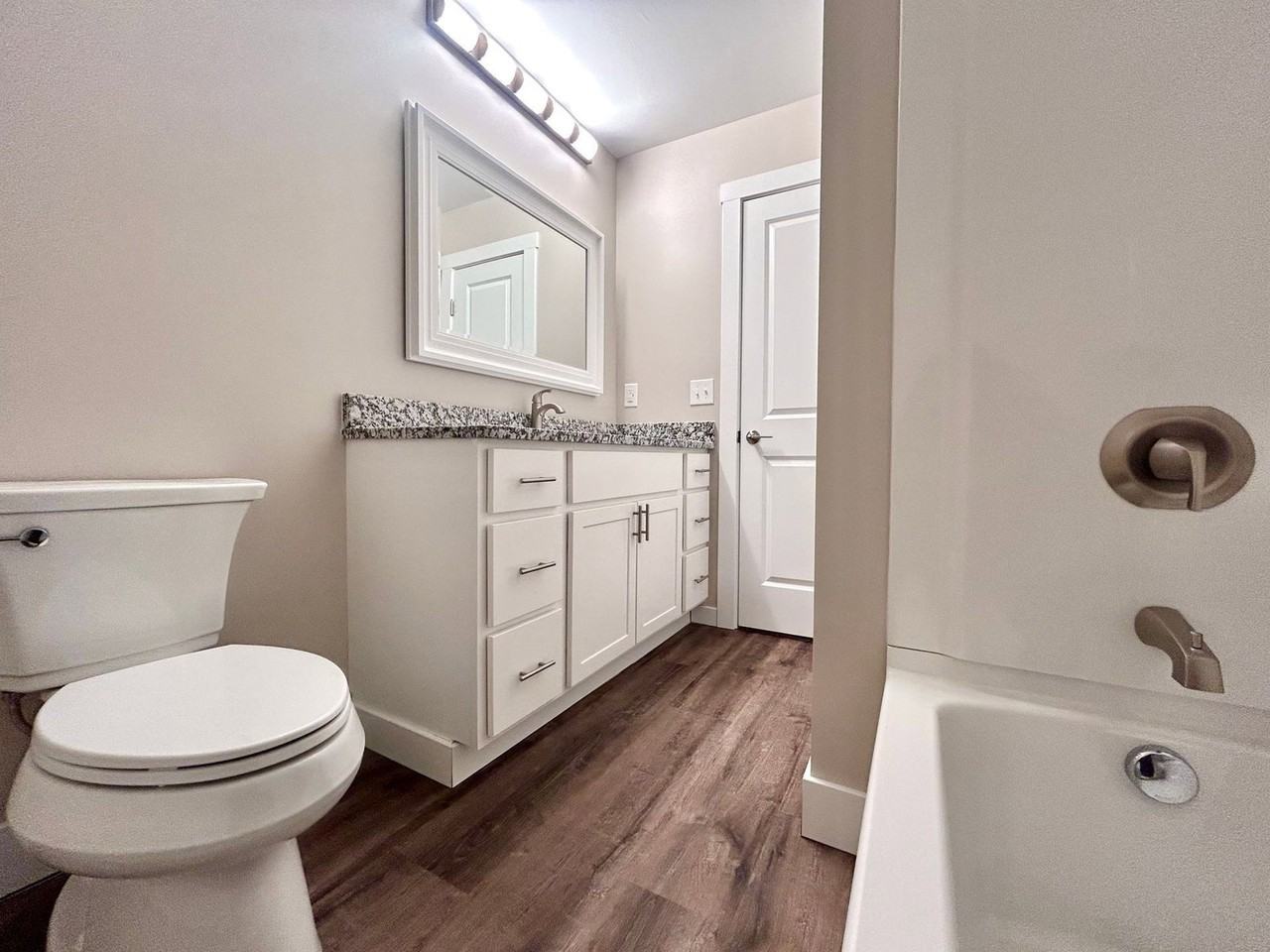 2855 Taft Ave Sw #6 - Photo 2 of 10