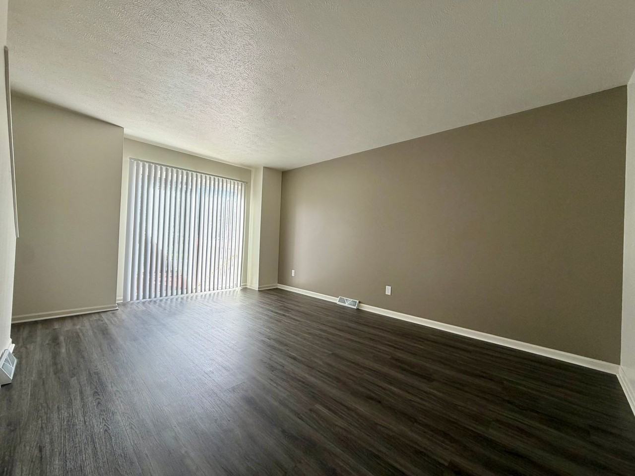 Carriage Ln Sw - Photo 5 of 34