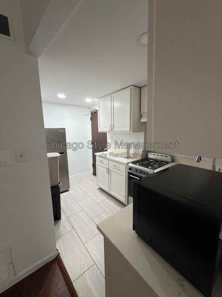 5143 S Kenwood Ave #SG1 - Photo 5 of 7
