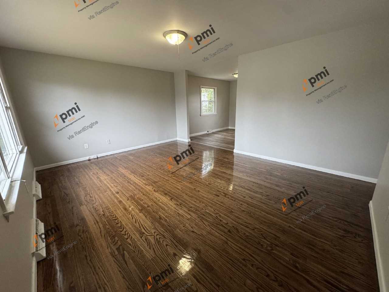 691 Allen St - Photo 3 of 18