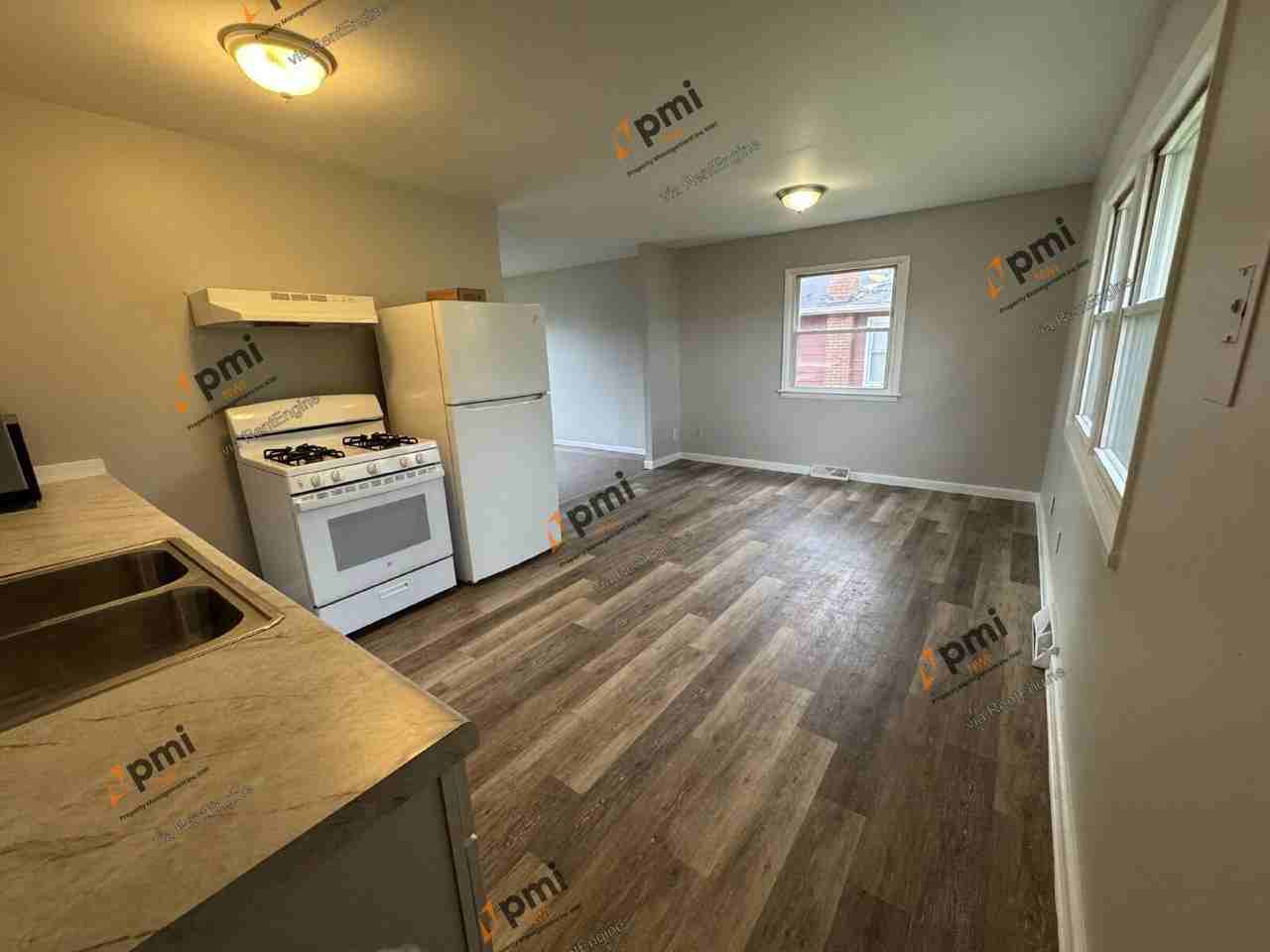 691 Allen St - Photo 5 of 18