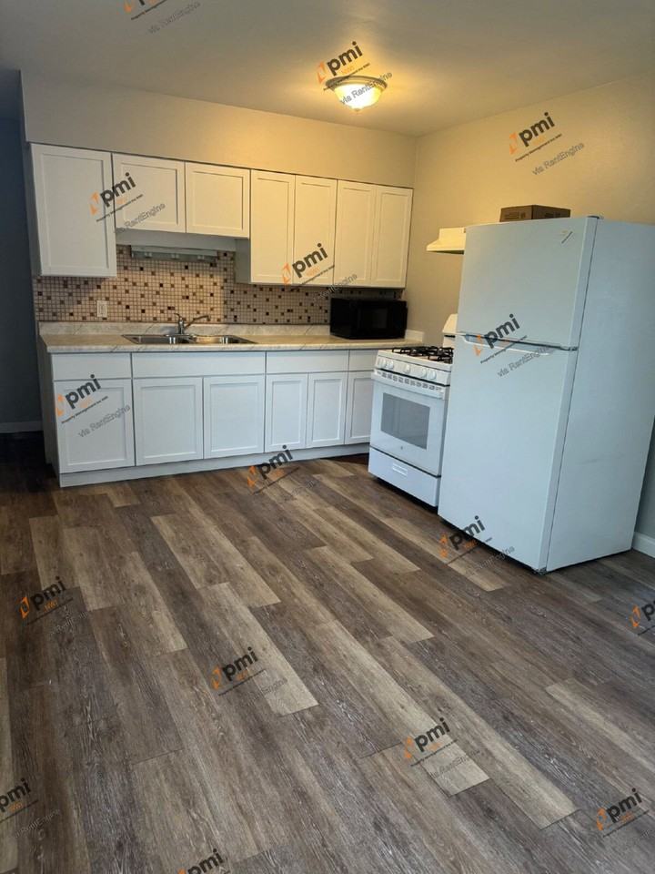 691 Allen St - Photo 6 of 18