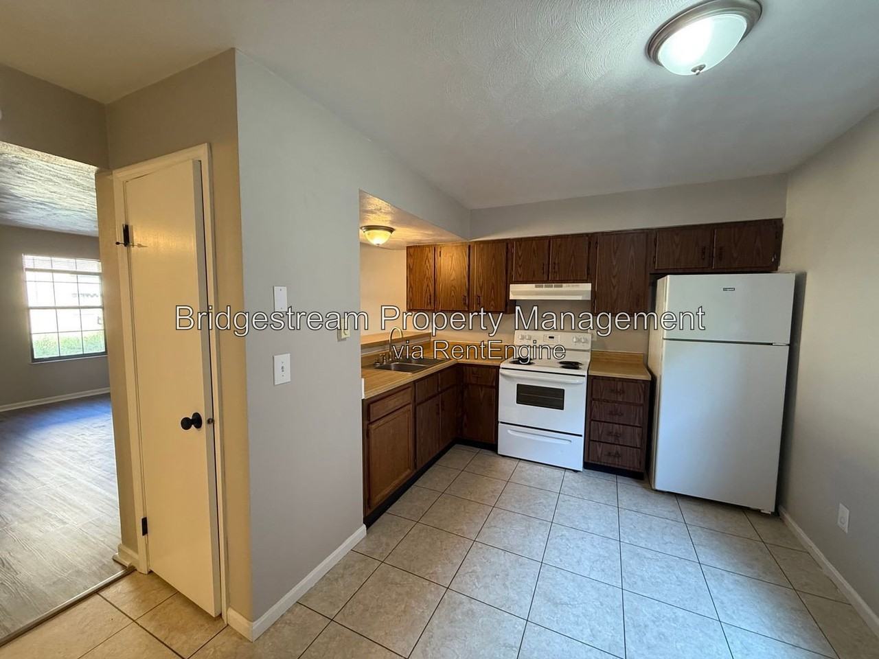 155 Forest St - Photo 4 of 10
