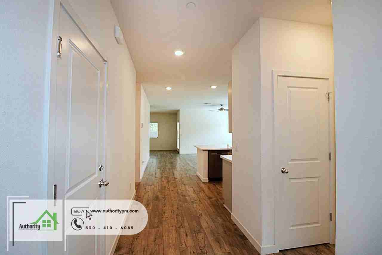 3772 Ginny Ct - Photo 4 of 28