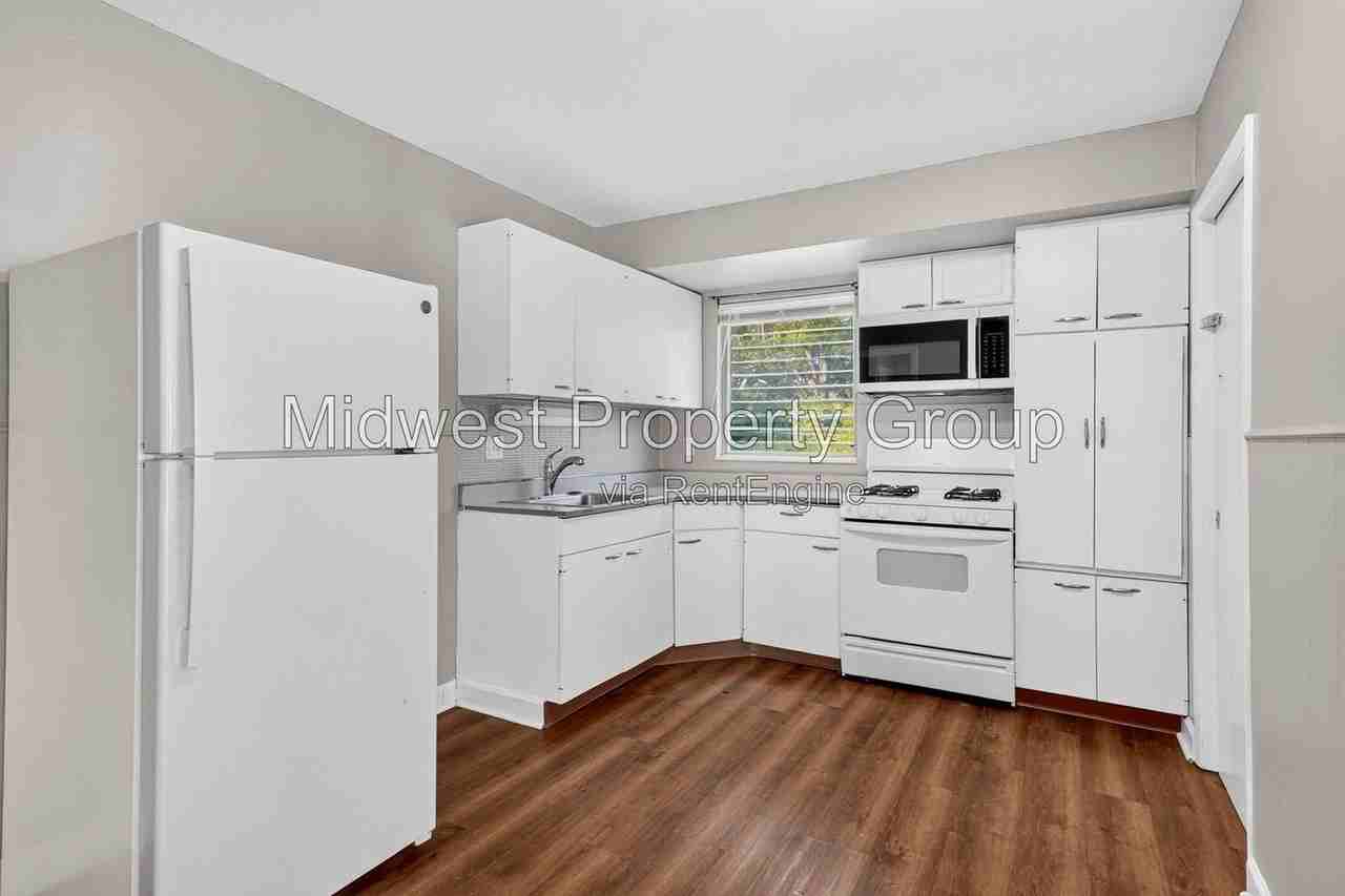 727 Shepley Dr - Photo 2 of 27