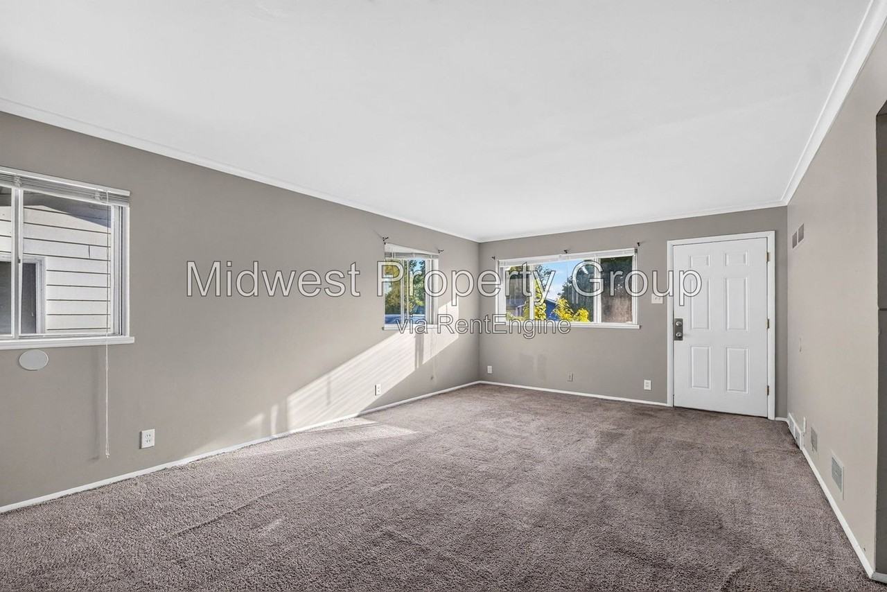 727 Shepley Dr - Photo 6 of 27