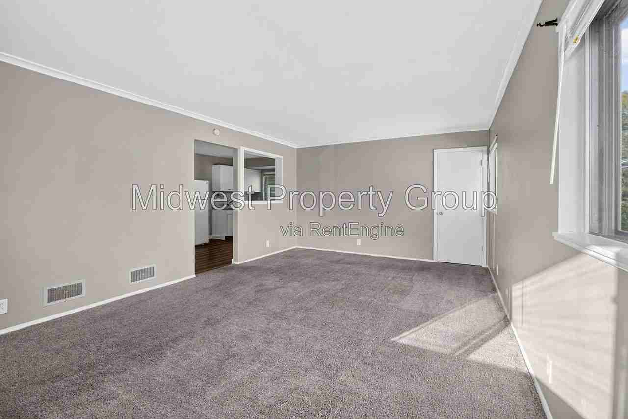 727 Shepley Dr - Photo 7 of 27