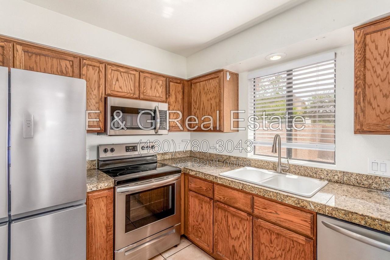 13627 N Hamilton Dr #104 - Photo 2 of 27