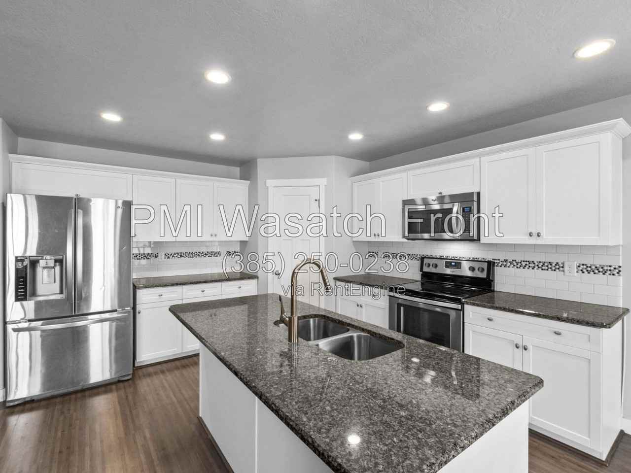 589 W Life Dr - Photo 4 of 21