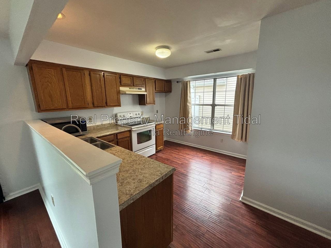 461 Charter Oak Dr - Photo 5 of 14