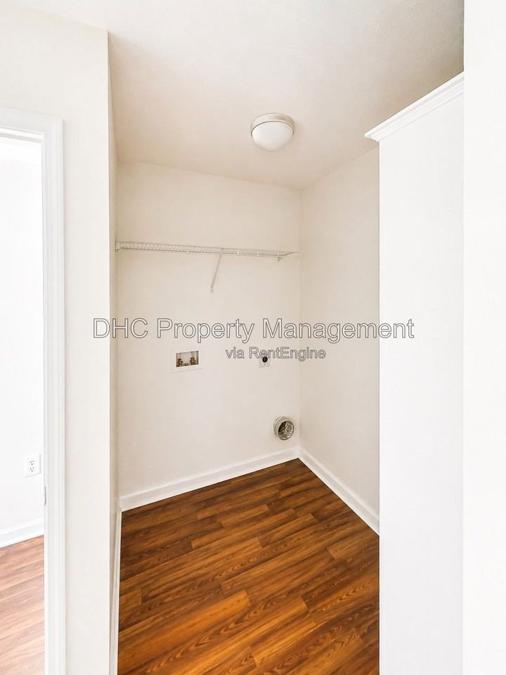 5000 Armour Rd #2H - Photo 7 of 10