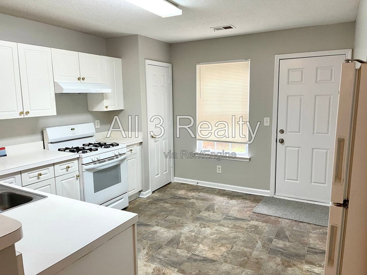 233 Coral Cir - Photo 3 of 21