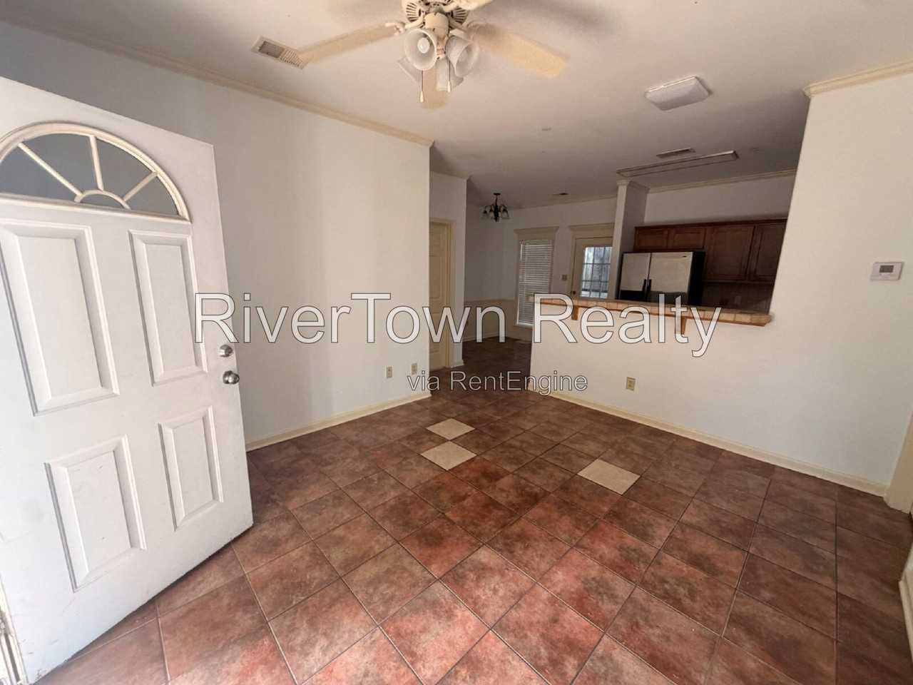 657 Gookin Pl - Photo 3 of 8