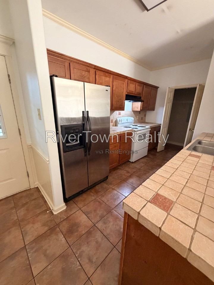 657 Gookin Pl - Photo 5 of 8