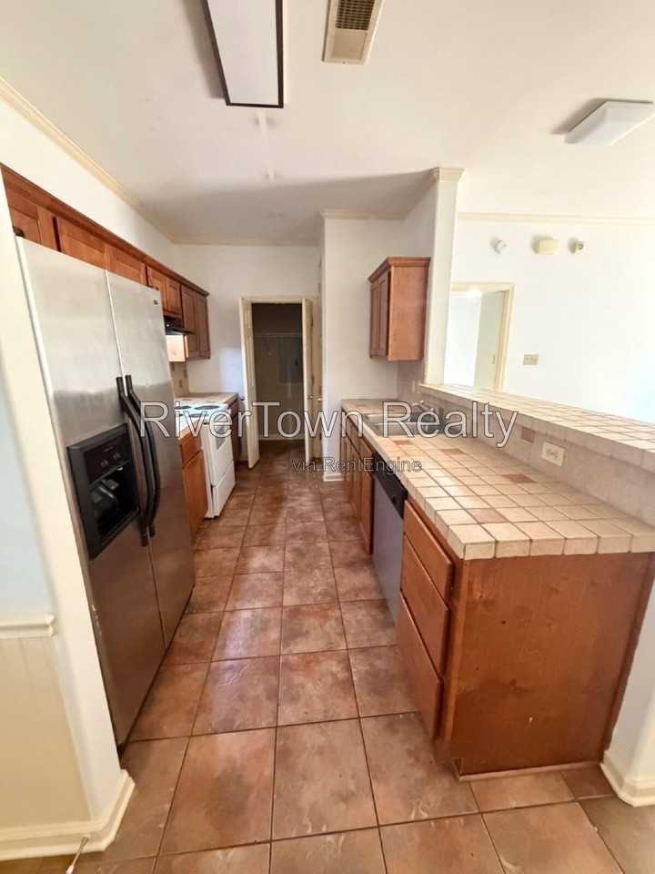 657 Gookin Pl - Photo 6 of 8