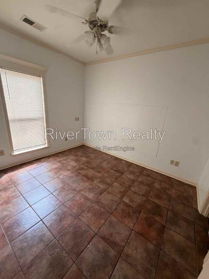 657 Gookin Pl - Photo 7 of 8
