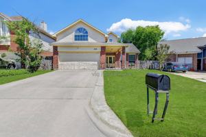 featured image of 2919 Crest Park Dr