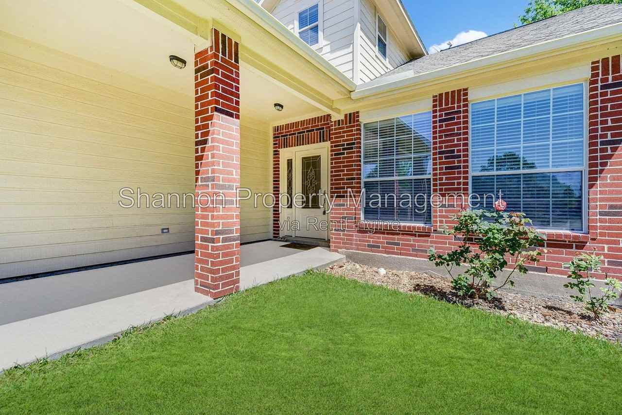 2919 Crest Park Dr - Photo 2 of 24