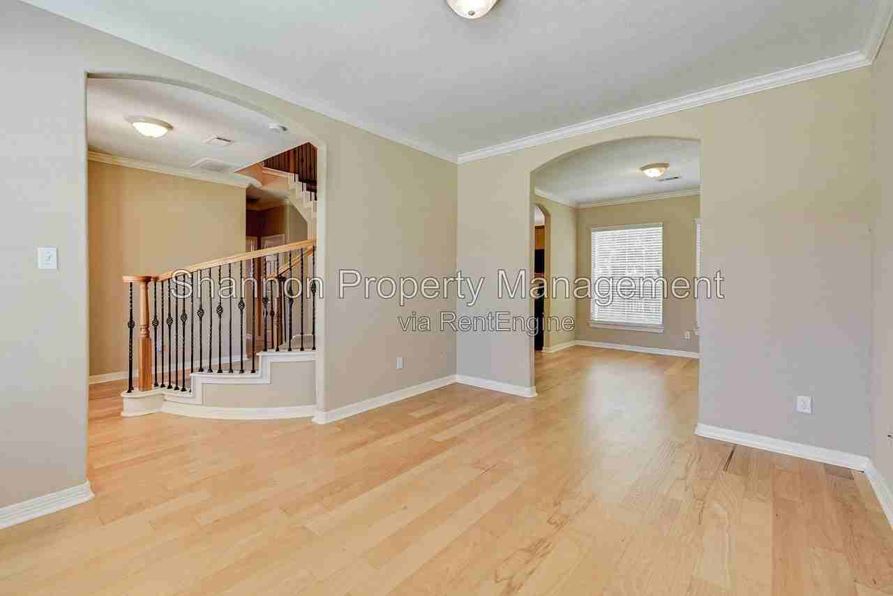2919 Crest Park Dr - Photo 4 of 24