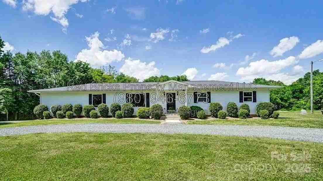 12842 Plaza Road Ext - Photo 3 of 38