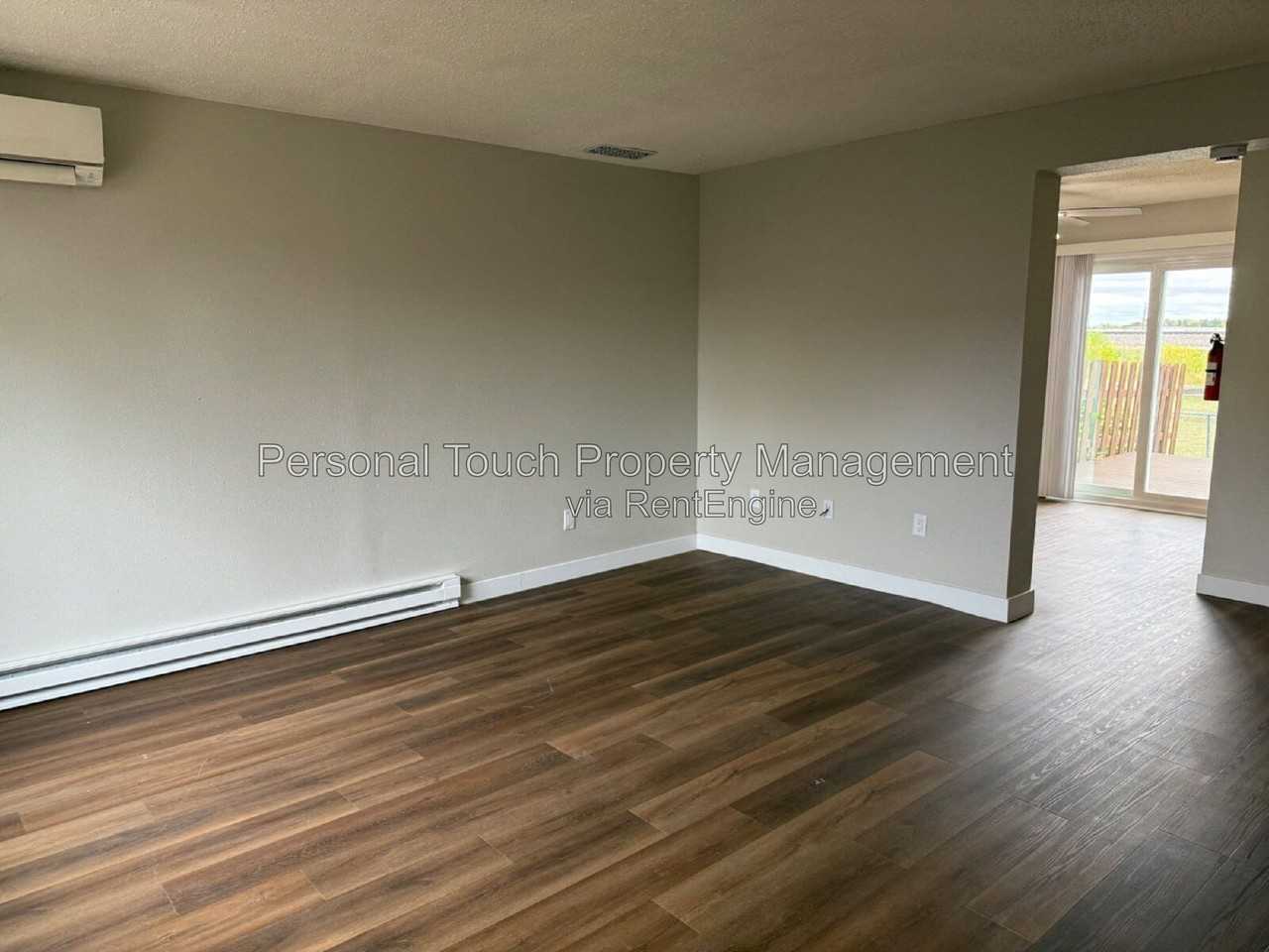 561 4th Ave Nw - Photo 5 of 35