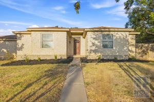 featured image of 2305 Stratford Dr