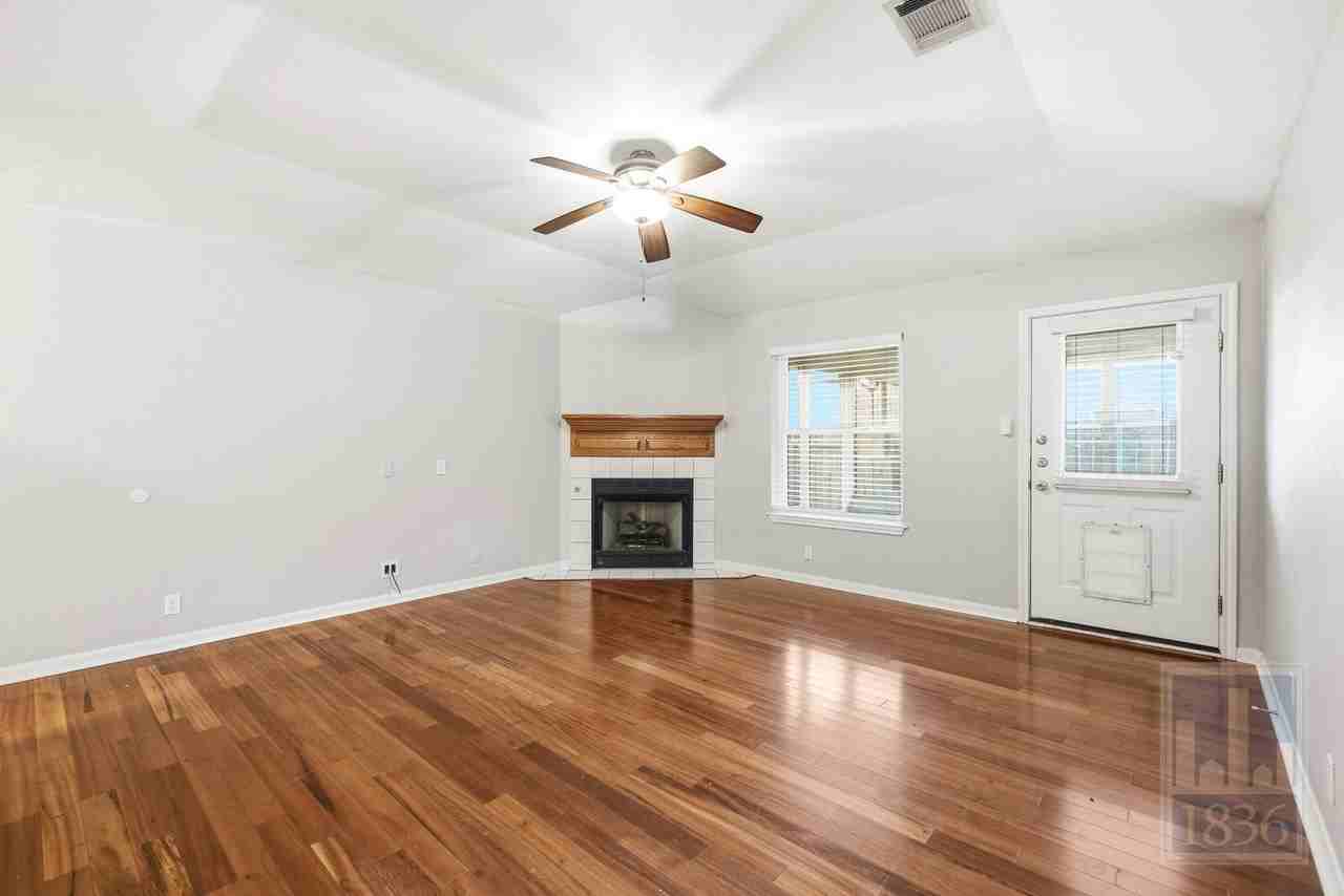 2305 Stratford Dr - Photo 2 of 50