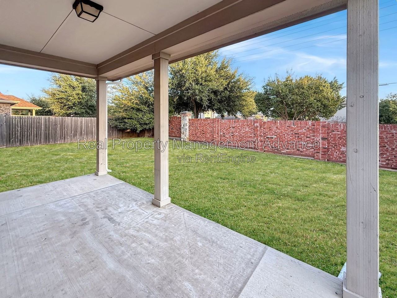 1290 Lasso Dr - Photo 3 of 21