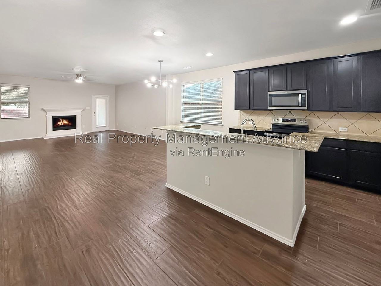 1290 Lasso Dr - Photo 6 of 21