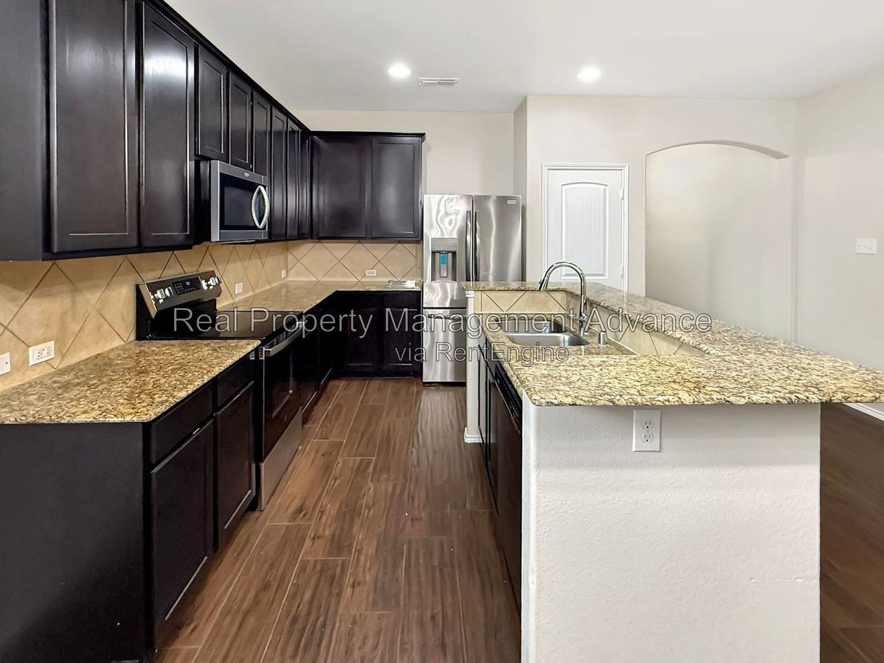 1290 Lasso Dr - Photo 7 of 21