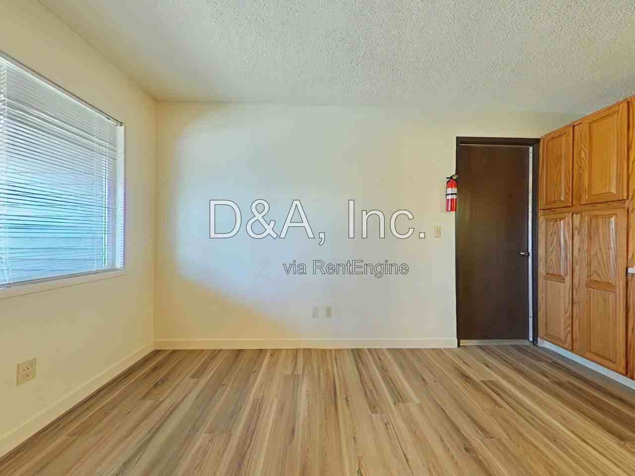 2907 Nw Glenridge Dr #B - Photo 4 of 10
