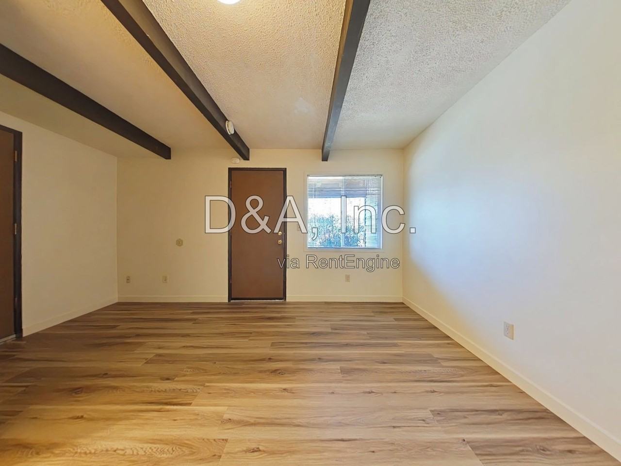 2907 Nw Glenridge Dr #B - Photo 3 of 10