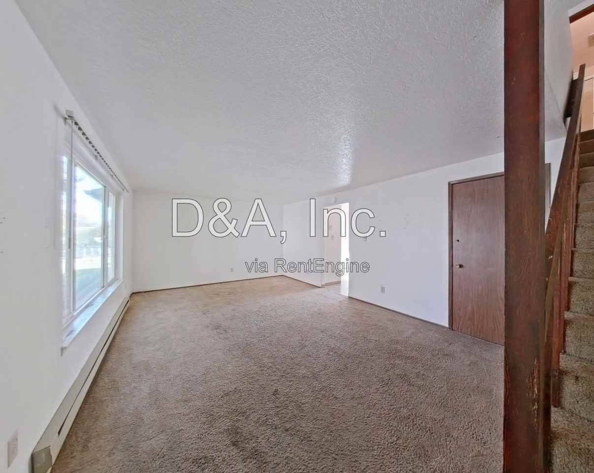 1690 Del Rio Ave Se - Photo 2 of 14