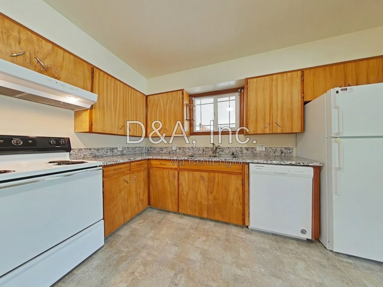 2406 Se Ryan St - Photo 4 of 14