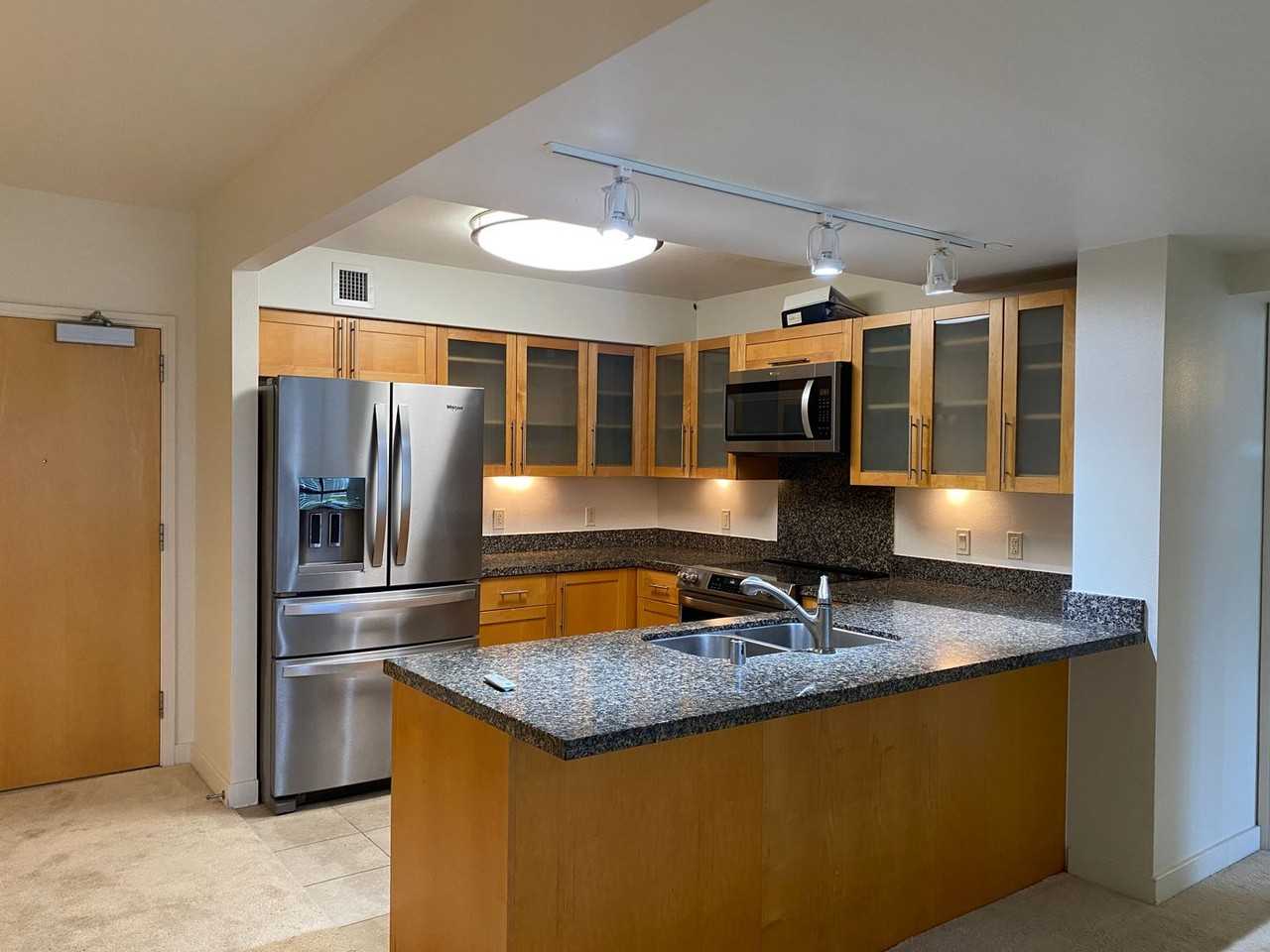 600 Queen St #1208