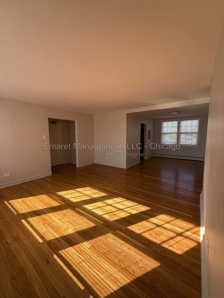 5240 N Campbell Ave Apt 1b - Photo 2 of 12