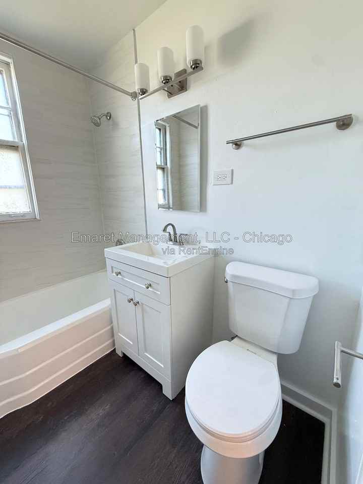 5240 N Campbell Ave Apt 1b - Photo 6 of 12