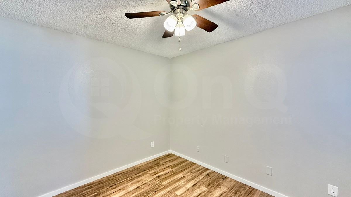 4820 N 89th Ave #50 - Photo 7 of 13
