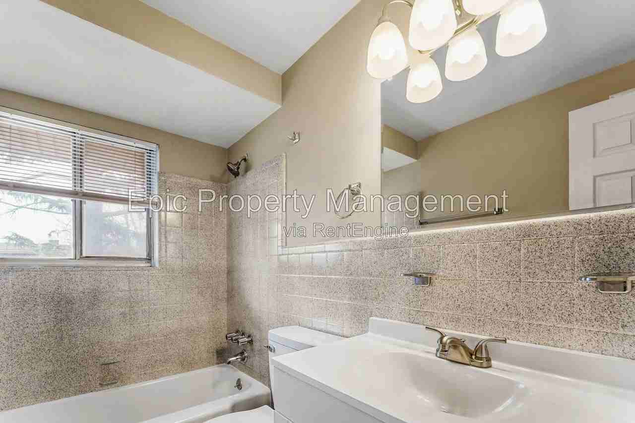 24567 Kelly Rd #5 - Photo 5 of 11